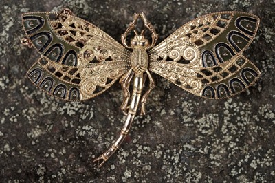Lot 766 - A dragonfly brooch