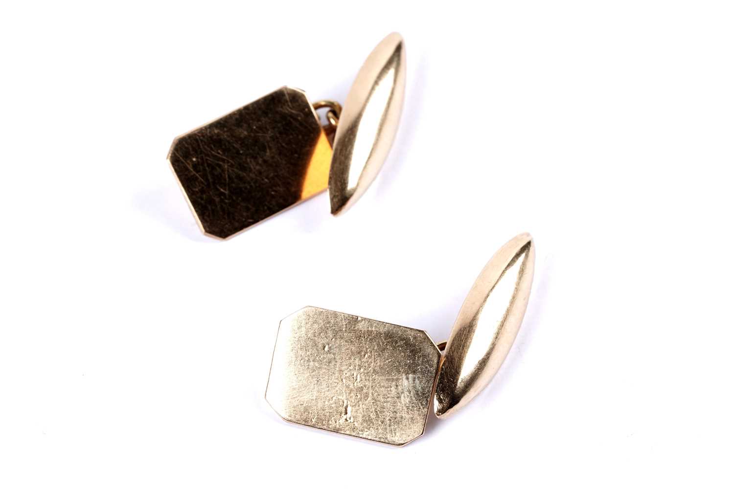 Lot 66 - A pair of yellow gold cufflinks