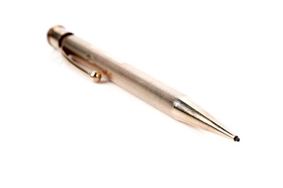 Lot 169 - A Yard o Led yellow gold cased propelling pencil