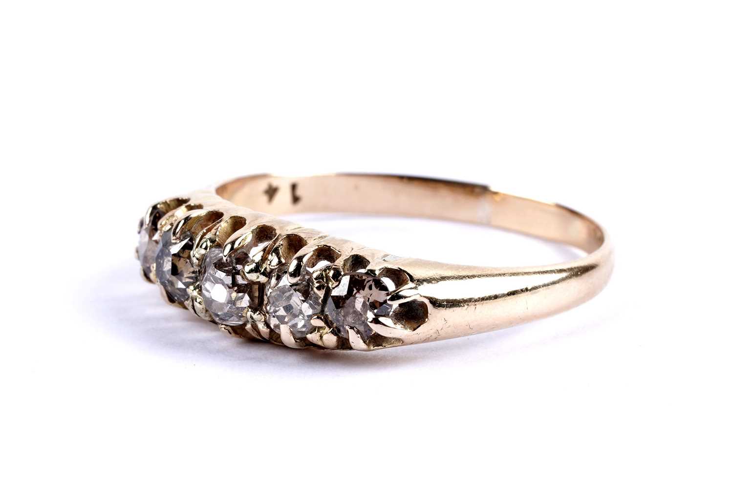 Lot 63 - A diamond five stone ring