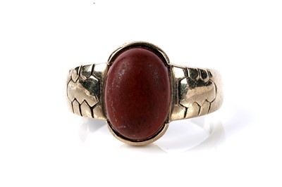Lot 119 - A porphyry single stone ring