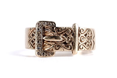 Lot 115 - A 9ct yellow gold belt pattern garter ring