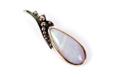 Lot 120 - An Arts & Crafts opal pendant