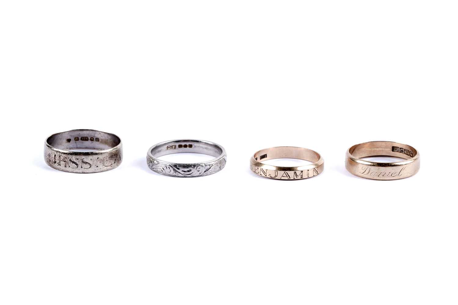 Lot 109 - Four various wedding rings