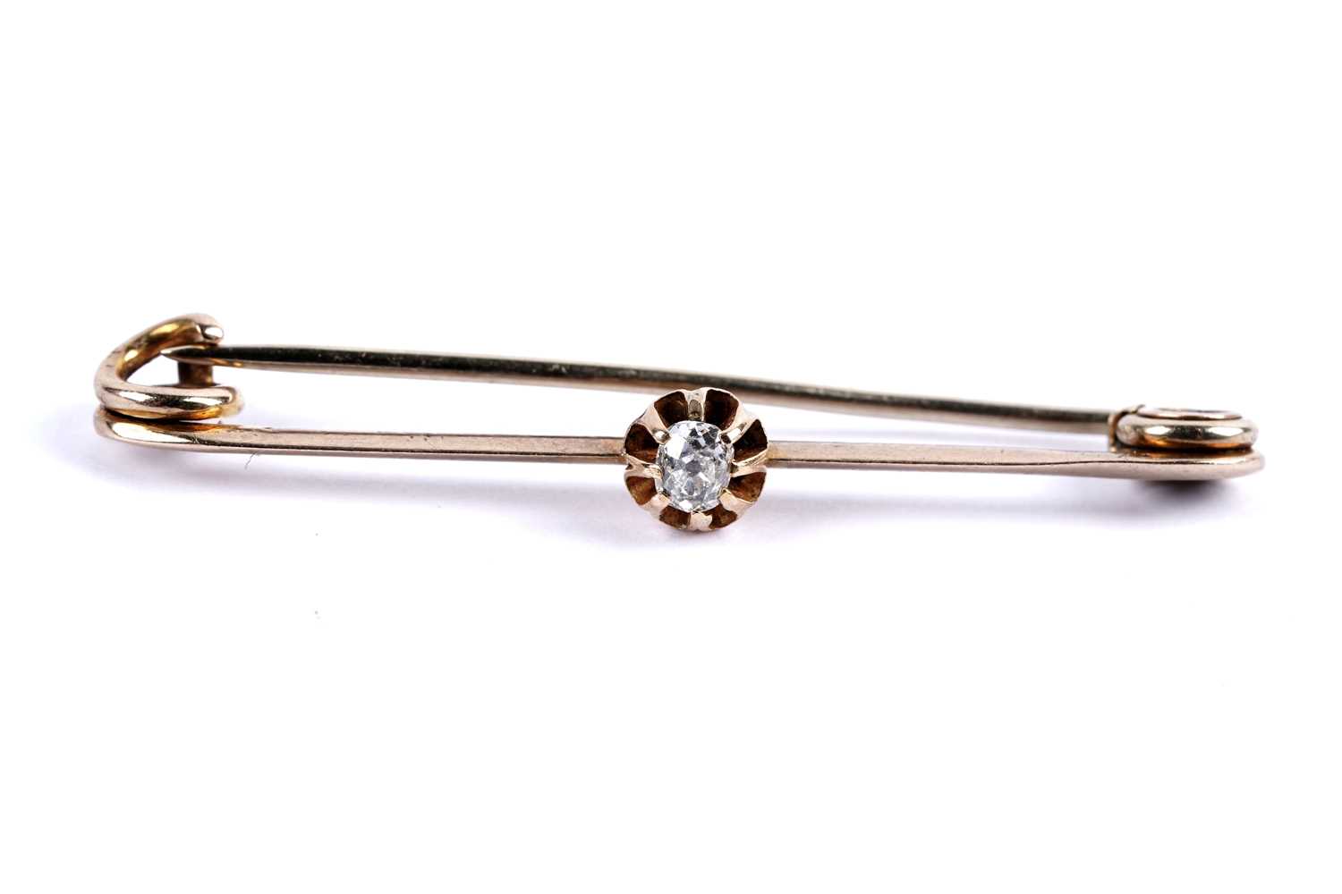 Lot 32 - An old cut diamond bar brooch