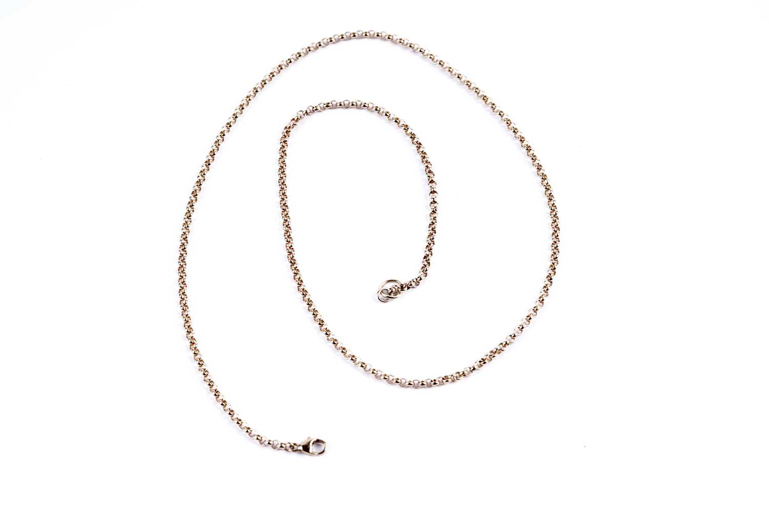 Lot 34 - A gold chain necklace