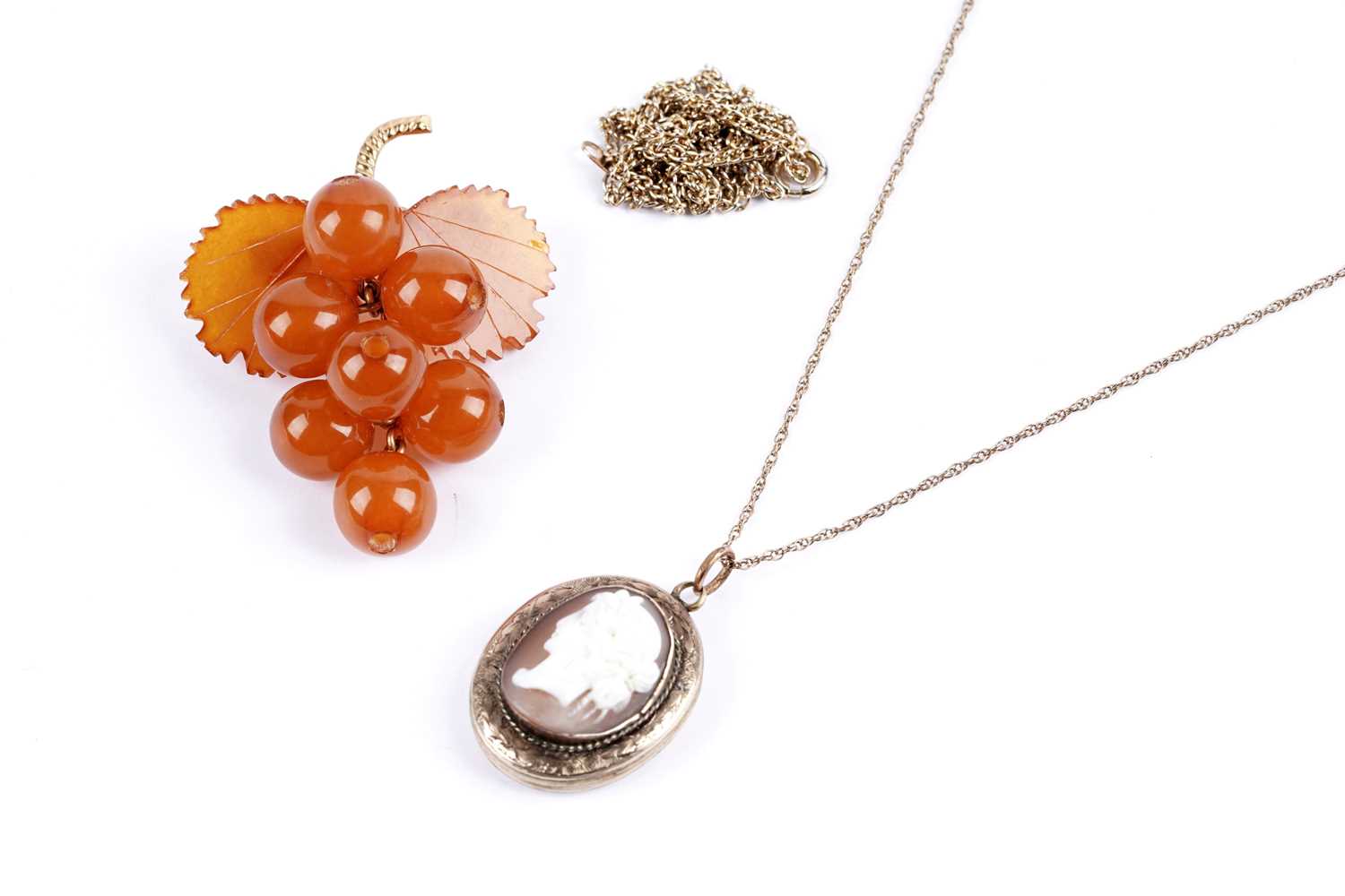 Lot 39 - A selection of antique and later jewellery