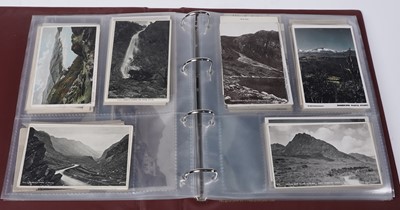 Lot 93 - A collection of early 20th Century and later postcards