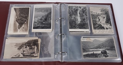 Lot 93 - A collection of early 20th Century and later postcards