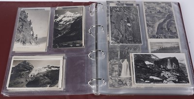 Lot 93 - A collection of early 20th Century and later postcards