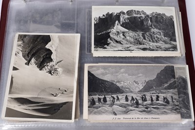 Lot 93 - A collection of early 20th Century and later postcards