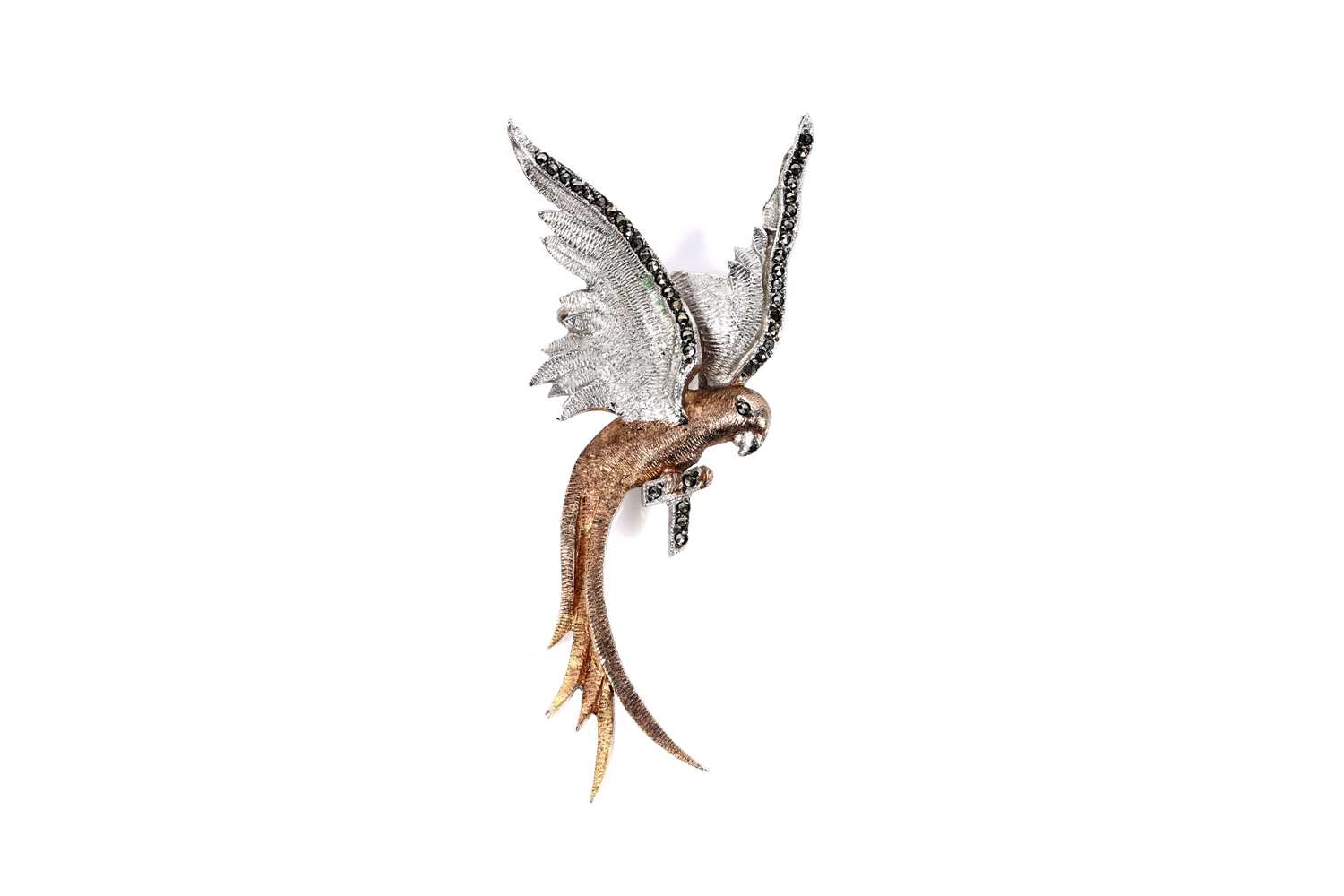 Lot 593 - A silver parrot pattern brooch