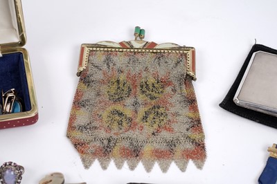 Lot 597 - A selection of silver and costume jewellery