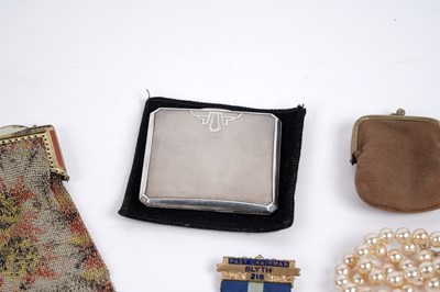 Lot 597 - A selection of silver and costume jewellery