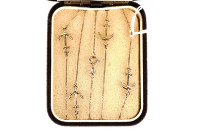Lot 581 - A 9ct yellow gold anchor pattern necklace