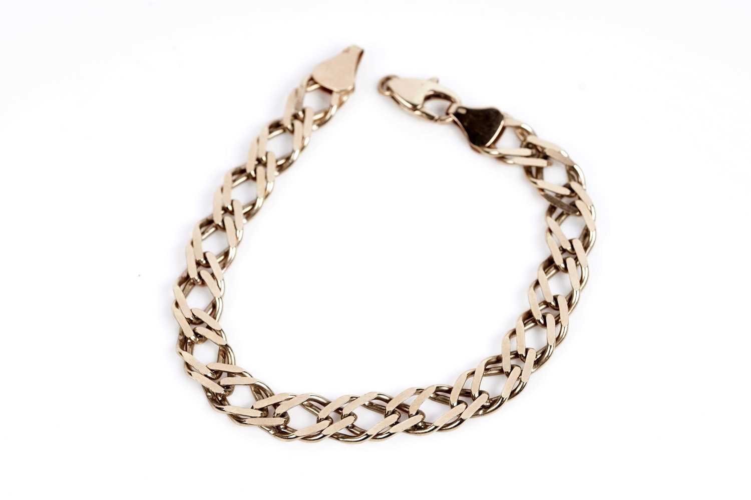 Lot 599 - A 9ct yellow gold fancy link chain bracelet
