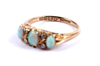 Lot 95 - An antique opal and diamond ring