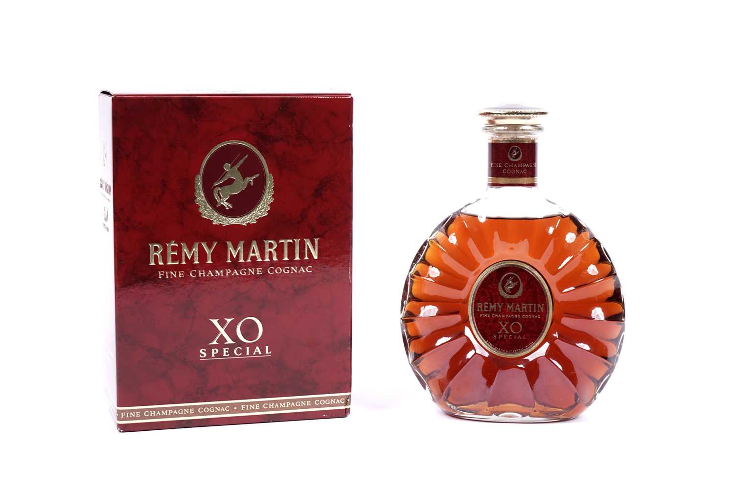 Lot 434 - A bottle of Remy Martin XO Special Fine Champagne Cognac