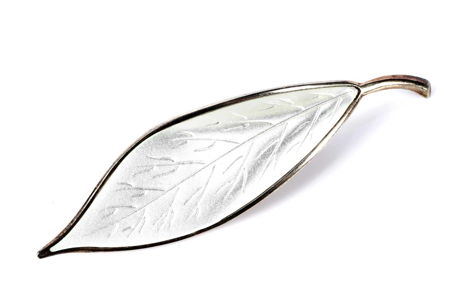 Lot 146 - A Norwegian white enamel silver brooch by David Anderson