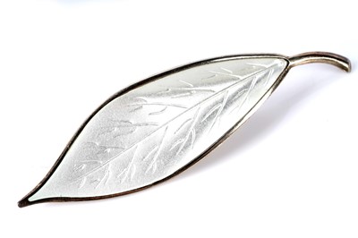 Lot 146 - A Norwegian white enamel silver brooch by David Anderson
