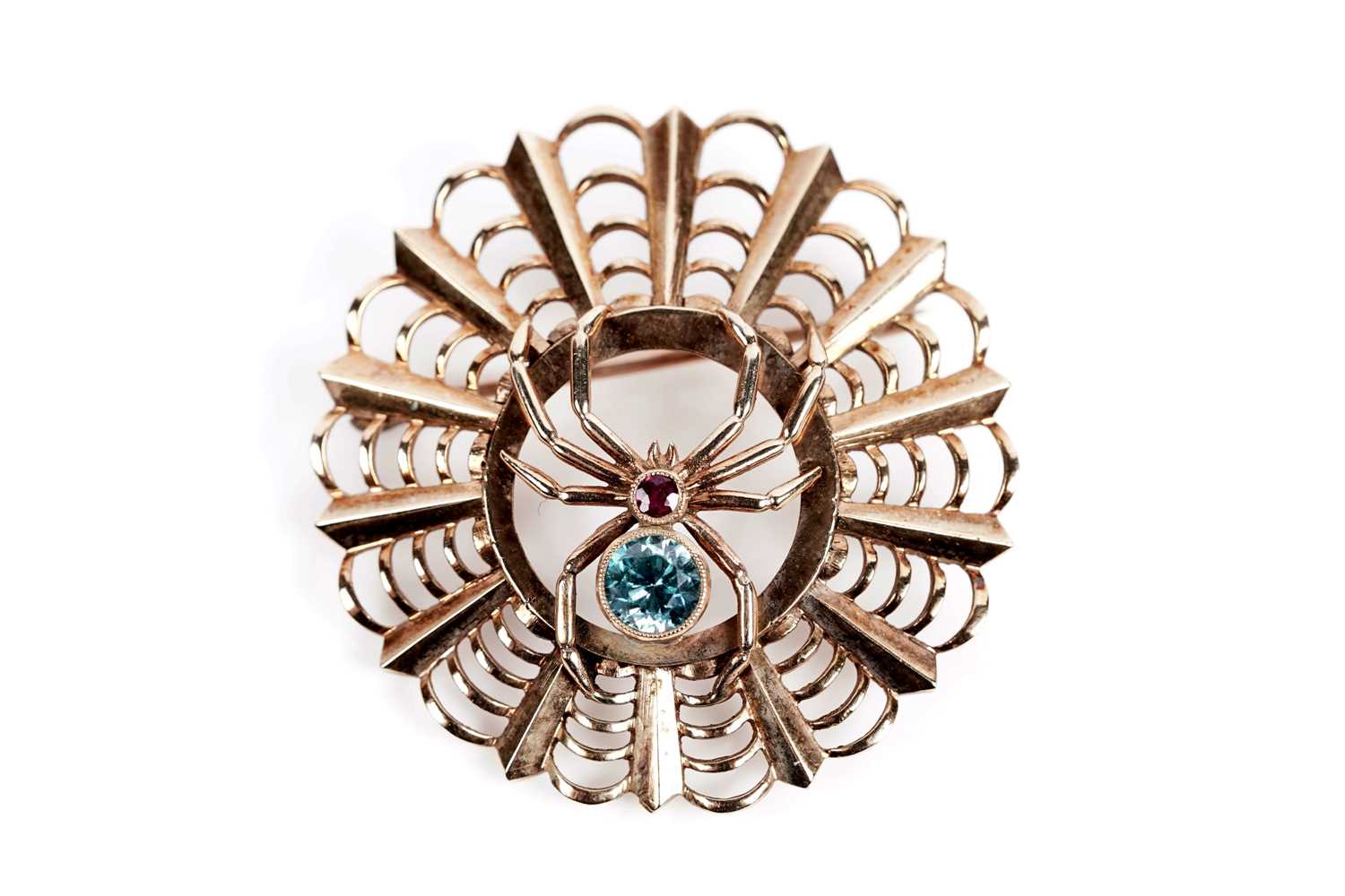 Lot 616 - A spider pattern brooch