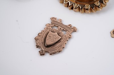 Lot 636 - A selection of gold and other jewellery
