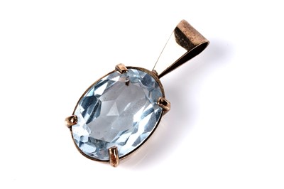 Lot 126 - A synthetic spinel ring; and pendant