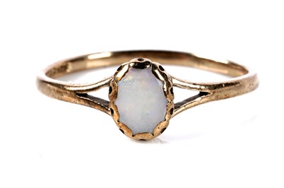 Lot 127 - An opal single stone ring; and a pendant