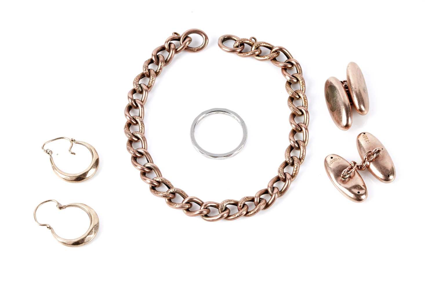 Lot 145 - A selection of gold and other jewellery