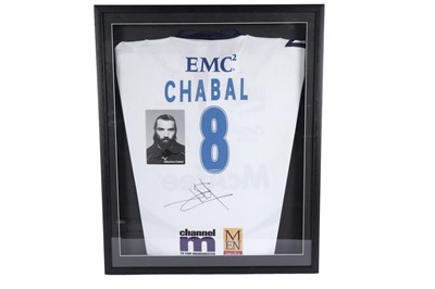 Lot 520 - A collection of autographed rugby union memorabilia