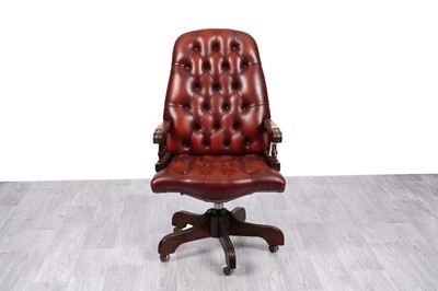 Lot 8 - Ring Mekanikk, Norway: a Chesterfield style desk chair