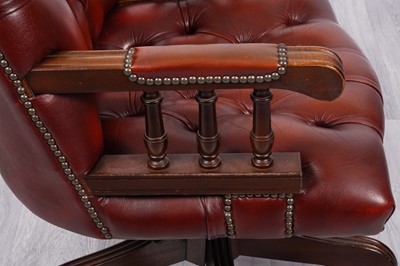 Lot 8 - Ring Mekanikk, Norway: a Chesterfield style desk chair