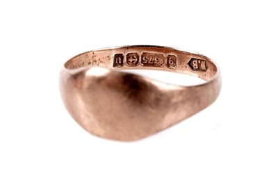 Lot 179 - Three 9ct gold signet rings