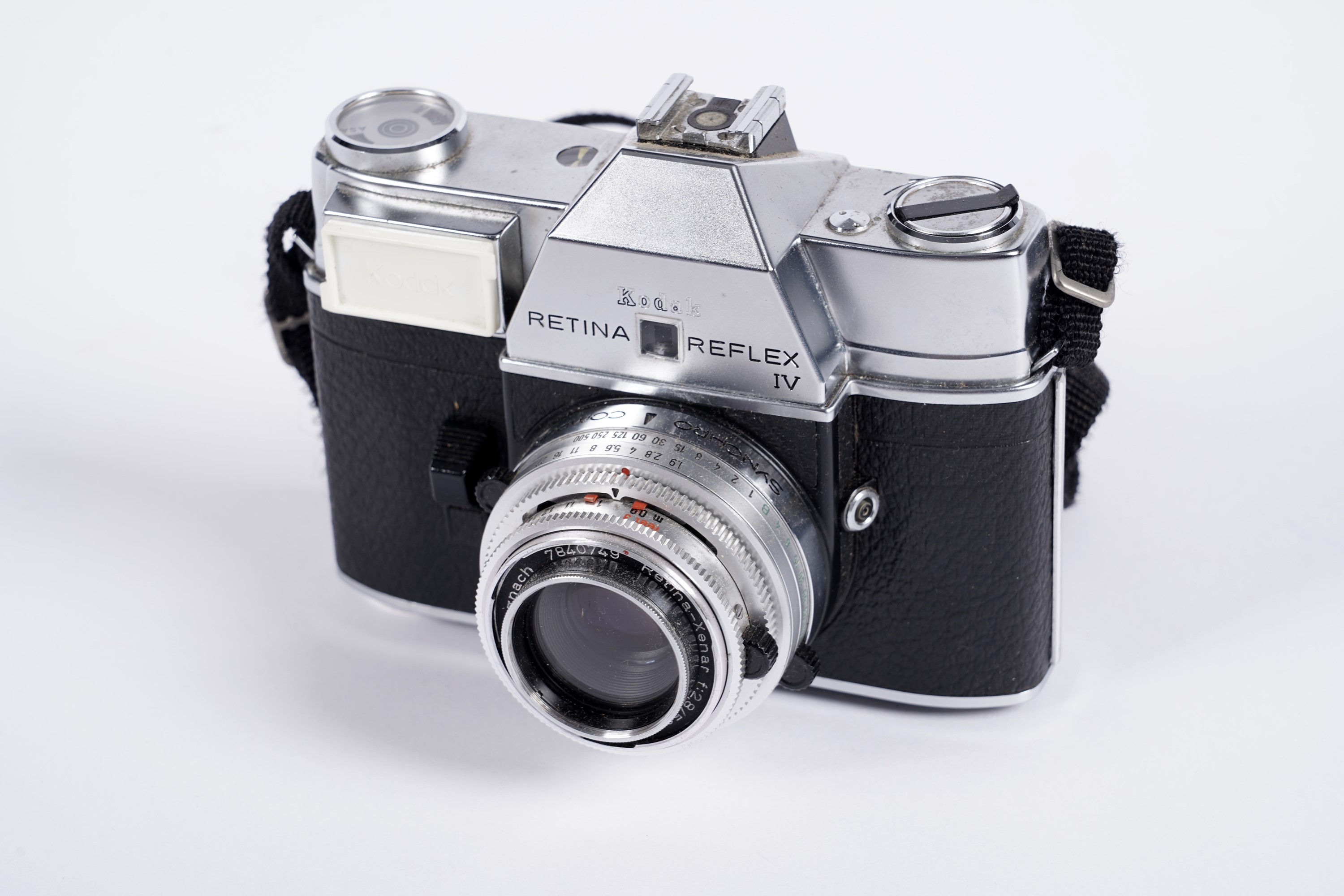 KODAK RETINA REFLEX IV８５ＭＭ　Ｆ４テレアートン付き Lot 148 - Two Kodak Retina Reflex cameras; and a