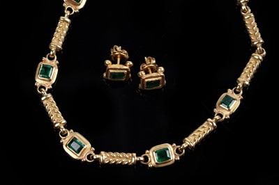 Lot 568 - Massimo Maria Melis: an emerald and high carat gold necklace and earrings of classical design