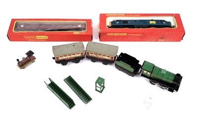 Lot 918 - A part 0-gauge Hornby tinplate clockwork model; and others