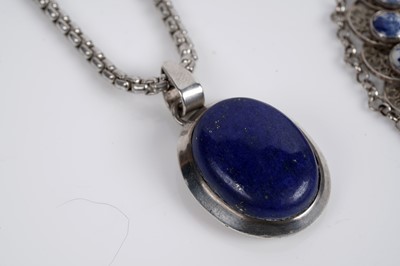 Lot 666 - A selection of silver and costume jewellery