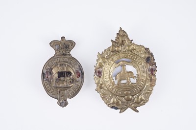 Lot 69 - A 1st Dunbartonshire Rifle Volunteers shako plate; and a pierced cap badge
