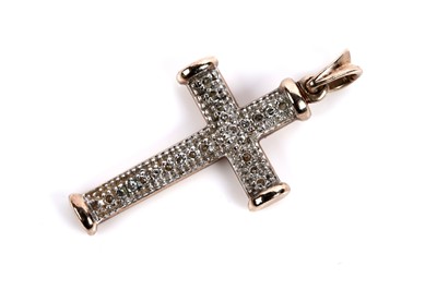 Lot 686 - A diamond crucifix pendant