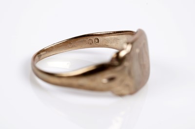 Lot 633 - A 9ct yellow gold signet ring; and a 9ct yellow gold wedding band