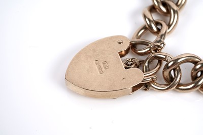 Lot 640 - A 9ct yellow gold chain bracelet