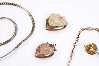 Lot 596 - A selection of gold and other jewellery