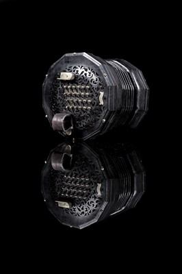 Lot 15 - A Lachenal 'Edeophone' concertina
