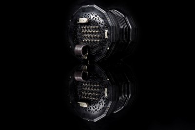 Lot 15 - A Lachenal 'Edeophone' concertina