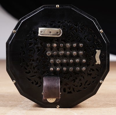 Lot 15 - A Lachenal 'Edeophone' concertina