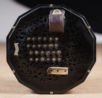 Lot 15 - A Lachenal 'Edeophone' concertina