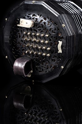 Lot 15 - A Lachenal 'Edeophone' concertina