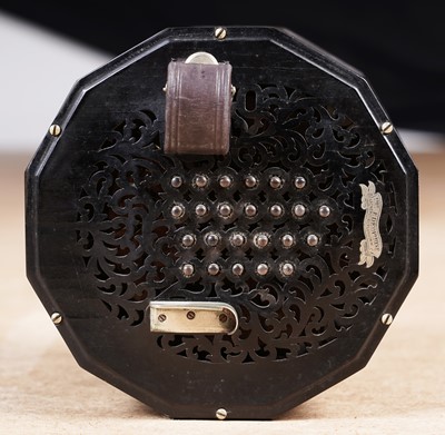 Lot 15 - A Lachenal 'Edeophone' concertina