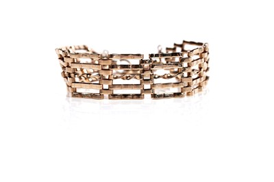 Lot 655 - A 9ct yellow gold gatelink bracelet
