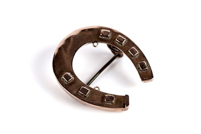 Lot 656 - Two brooches; and a ring